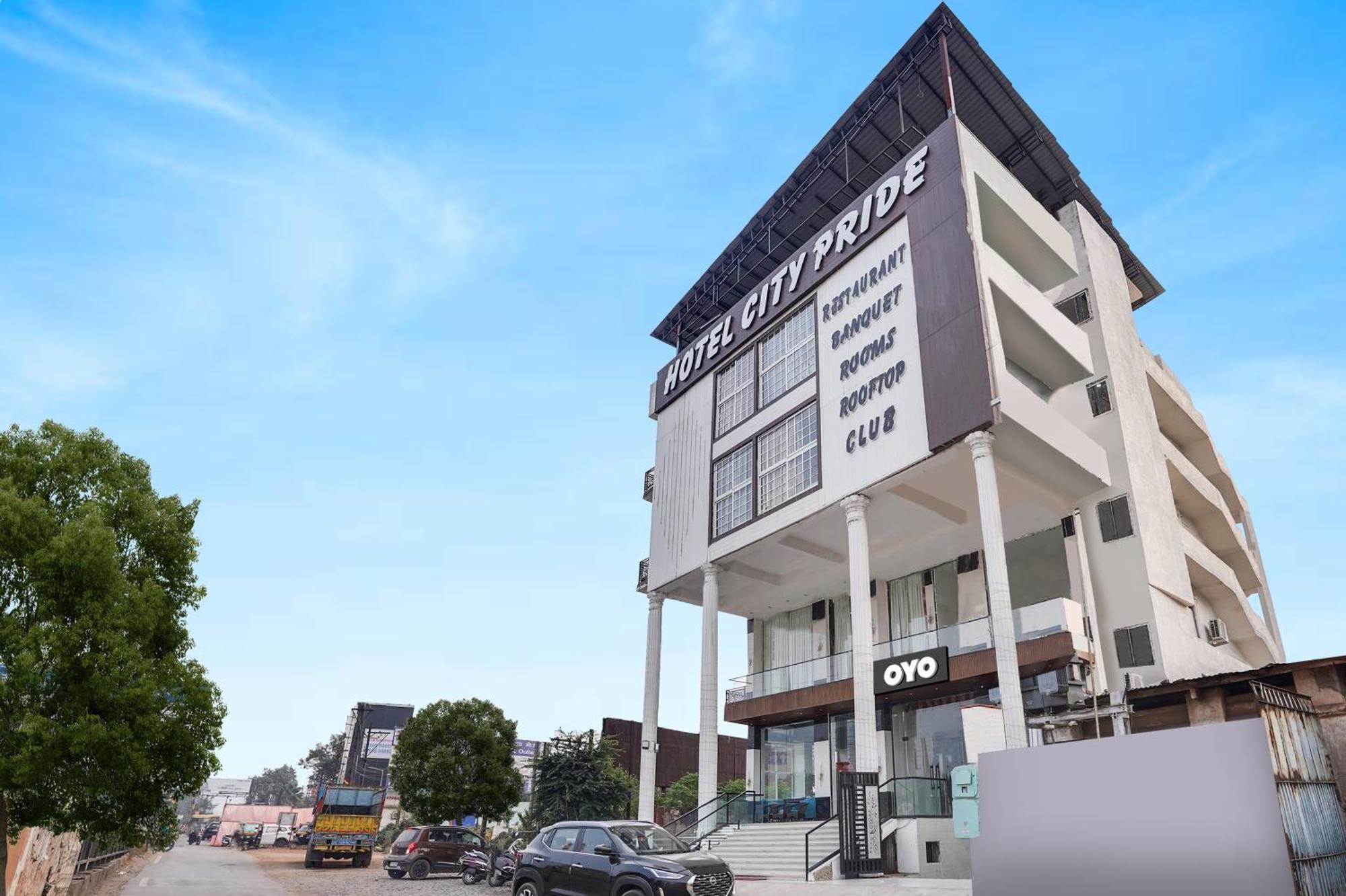 Townhouse Amanaka Formerly Hotel City Pride Raipur  Bagian luar foto