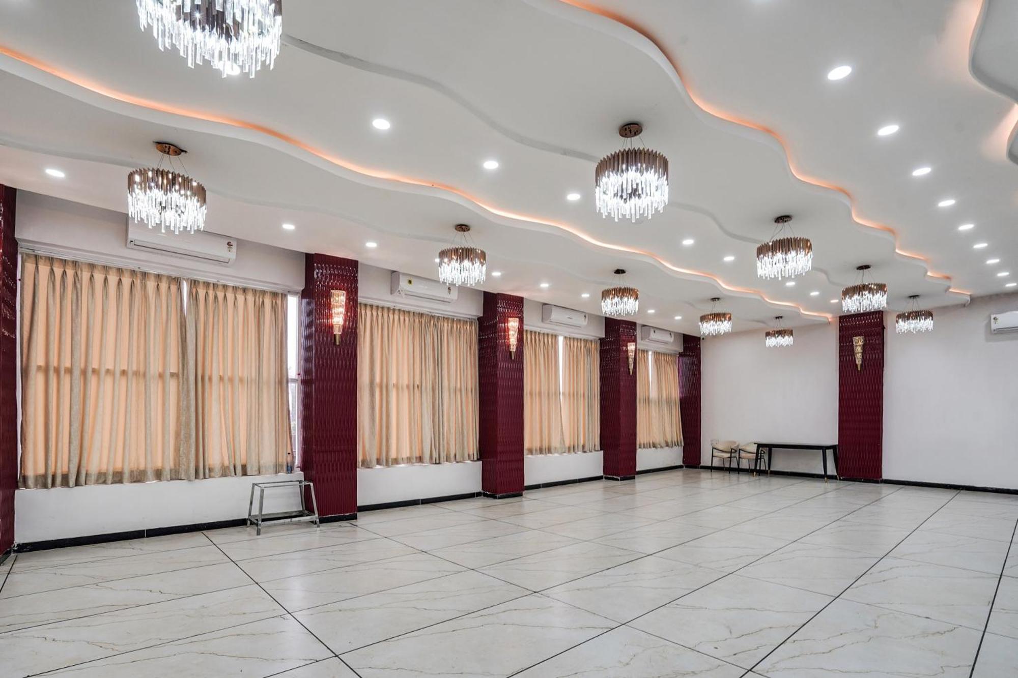 Townhouse Amanaka Formerly Hotel City Pride Raipur  Bagian luar foto